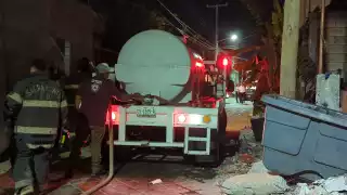 Brasas mal apagadas provocan incendio de vivienda en Ciudad del Carmen   