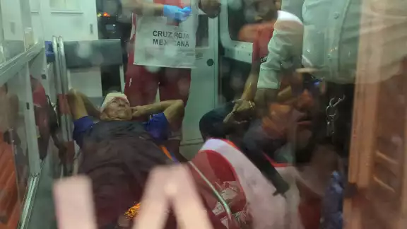 Accidente en la avenida 10 de Julio deja dos lesionados frente a la terminal ADO Accidente en la avenida 10 de Julio deja dos lesionados frente a la terminal ADO