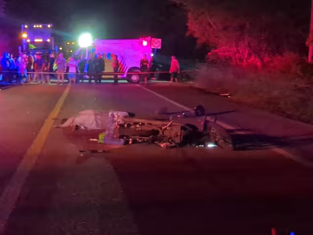 El conductor perdió la vida al instante y su cuerpo quedó sobre la cinta asfáltica.