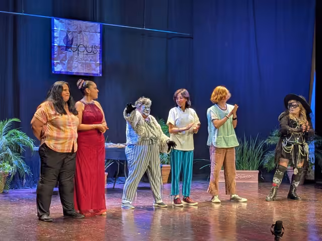 Los participantes de la obra, quienes son pacientes, señalan que la enfermedad no los limita a realizar otras actividades y buscan el reconocimiento de las autoridades locales.