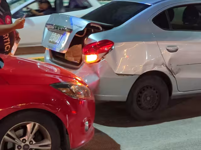 El percance vehicular no causó daños mayores.