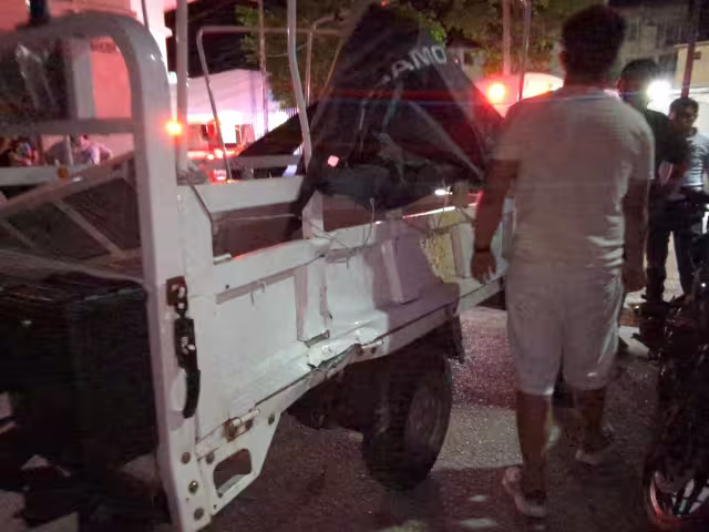 Choque entre motocicleta y motocarro deja dos lesionados