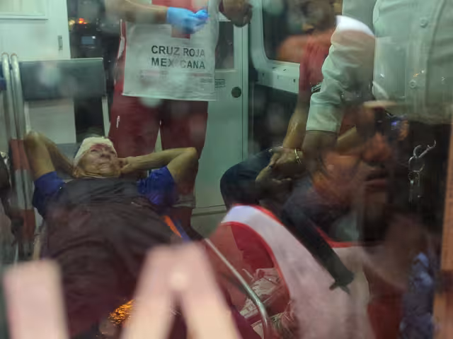 Accidente en la avenida 10 de Julio deja dos lesionados frente a la terminal ADO