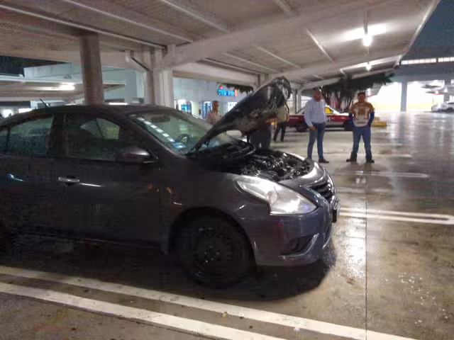 Movilización en city club por incendio de auto.
