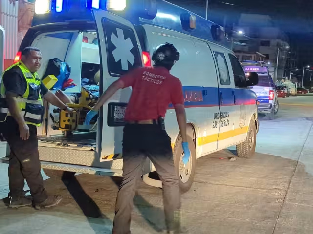 Pasajero de moto resulta lesionado tras derrape en la colonia Morelos