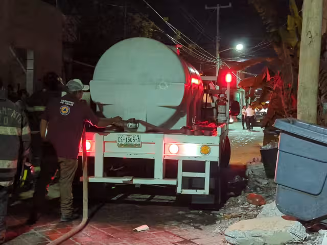 Incendio en vivienda de la colonia 23 de Julio moviliza a bomberos; vecinos temen por incidentes recurrentes