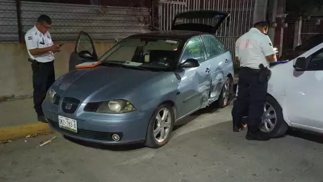 La mujer fue detenida para deslindar responsabilidades.