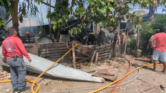 Las llamas lograron causar daños sustanciales en el domicilio