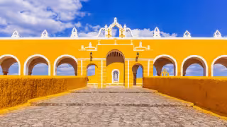 Feliz cumpleaños, Izamal: ¿Por qué es el Pueblo de las Tres Culturas esta ciudad amarilla de Yucatán?
