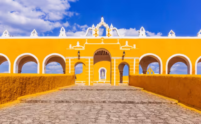 Izamal fue elevada a ciudad el 4 de diciembre de 1841, marcando un hito en su historia