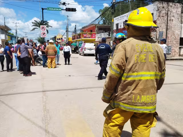 Simulacro de un sismo fue realizado para memorar el Día Nacional de Protección Civil en Quintana Roo.