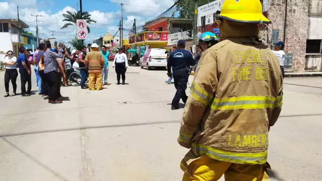 Simulacro de un sismo fue realizado para memorar el Día Nacional de Protección Civil en Quintana Roo.