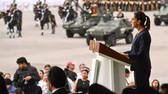 La Comandanta Suprema de las Fuerzas Armadas, Claudia Sheinbaum celebra el plan de trabajo La Comandanta Suprema de las Fuerzas Armadas, Claudia Sheinbaum celebra el plan de trabajo