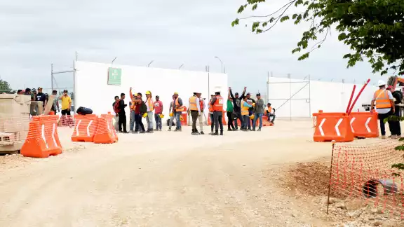 El bloqueo se levantó porque los representantes de la empresa dijeron que hoy se pondrían al día; lo retomarán si incumplen El bloqueo se levantó porque los representantes de la empresa dijeron que hoy se pondrían al día; lo retomarán si incumplen