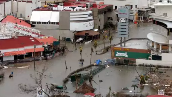 El impacto económico del ciclón representó 2 mil 675 millones de dólares en pagos por parte de las aseguradoras. El impacto económico del ciclón representó 2 mil 675 millones de dólares en pagos por parte de las aseguradoras.