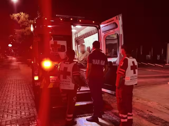 Servicios de emergencia trasladaron al responsable de urgencia a Puerto Juárez