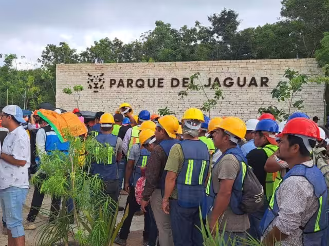 Trabajadores del Tren Maya se establecen en Tulum por las oportunidades laborales