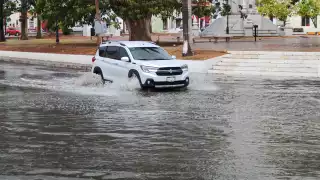 Onda Tropical 2 provoca la primera lluvia en Campeche;   alertan por más precipitaciones