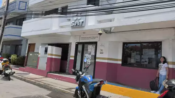 Empresarios carmelitas denuncian como “criminal” e “incongruente” el embargo de cuentas ejecutado por el IMSS y el SAT mientras PEMEX mantiene adeudos millonarios.