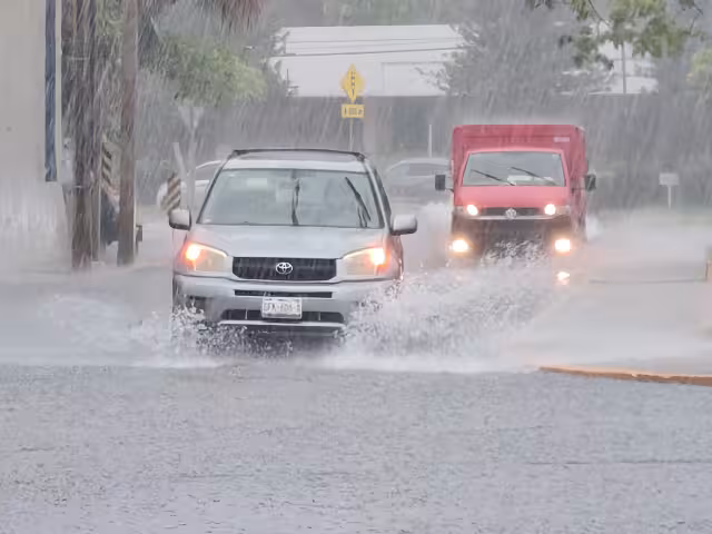 Onda tropical azotará fuerte este martes en Campeche: prevén tormentas eléctricas y calor extremo