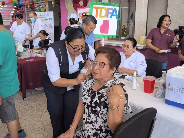Campeche intensifica la vacunación en los 13 municipios, buscando aplicar más de 13 mil dosis.