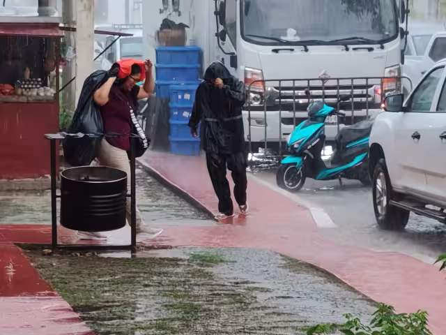 Cesaron las ondas tropicales, pero inician tormentas por múltiples vaguadas.