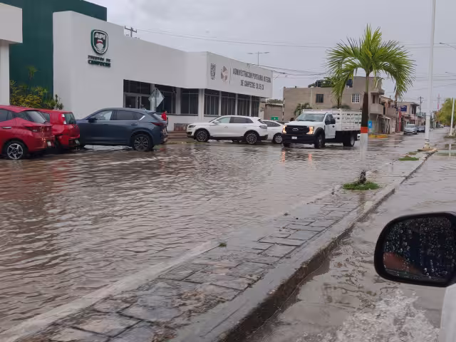 La cercanía al mar incrementa el riesgo por el aumento del agua y ráfagas de viento.