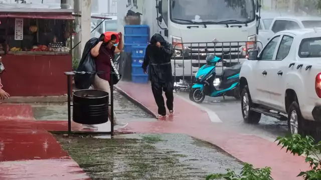 Cesaron las ondas tropicales, pero inician tormentas por múltiples vaguadas.