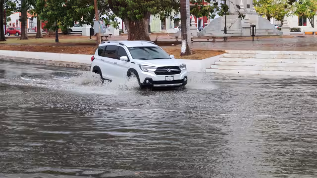 Primera lluvia en la ciudad capital, precipitación escasa