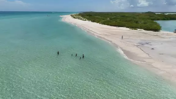 La Carbonera es una playa paradisiaca que se formó con el paso del huracán Gilberto en 1988 La Carbonera es una playa paradisiaca que se formó con el paso del huracán Gilberto en 1988