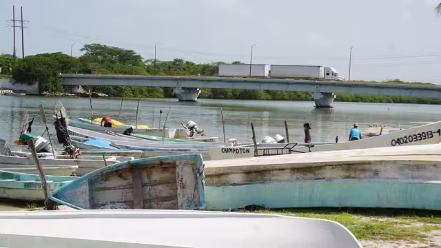 El tramo que conecta con Champotón consiste en el diseño, construcción, operación y mantenimiento