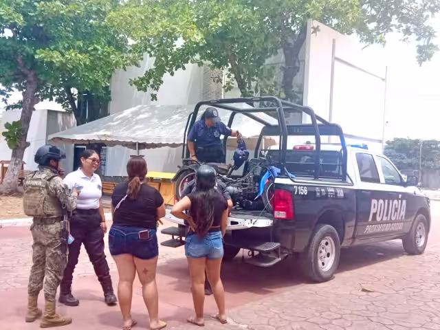 Autoridades encontraron la motocicleta estacionada, pero ya había sido desvalijada.