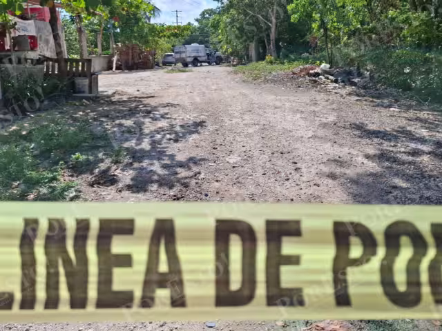 Fue en un camino de terracería donde los habitantes dieron con la bolsa, la cual abrieron encontrándose con el cuerpo
