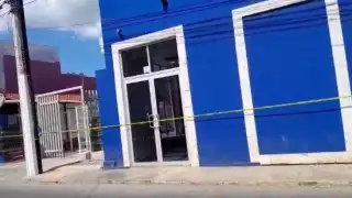 "Encapuchados" asaltan banco de Calkiní y huyen con 100 mil pesos