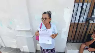 “Me arrebató la tarjeta": Le roban 10 mil pesos a abuelita en cajero de Carmen; interpone denuncia 