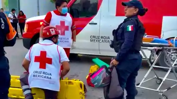 El día del percance, paramédicos de la Cruz Roja atendieron al joven. El día del percance, paramédicos de la Cruz Roja atendieron al joven.