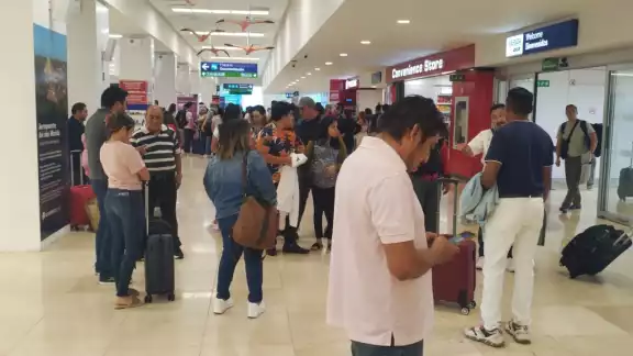 Los vuelos despegaron con retrasos en el aeropuerto de Mérida