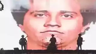 Los Alegres del Barranco comparecen ante Fiscalía de Jalisco por presunta apología del delito