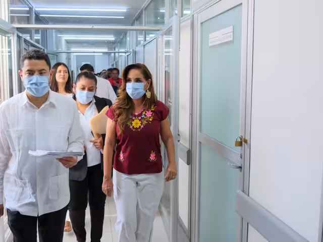 Mara Lezama realizó una visita al hospital de Chetumal.