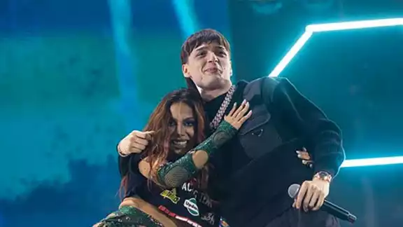 Peso Pluma y Anitta estarían estrenando romance y de vacaciones juntos Peso Pluma y Anitta estarían estrenando romance y de vacaciones juntos