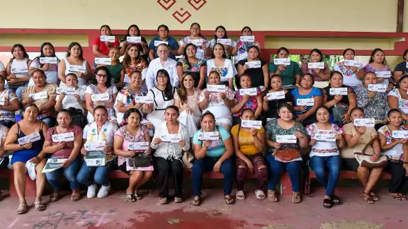 El programa busca beneficiar directamente a 89 comunidades indígenas y afromexicanas con más de 40 millones de pesos El programa busca beneficiar directamente a 89 comunidades indígenas y afromexicanas con más de 40 millones de pesos