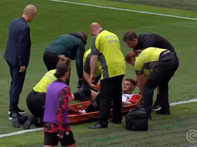 El Bebote recibiendo las asistencias