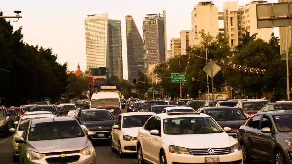 El Doble Hoy No Circula es una medida que impacta de más a los capitalinos.