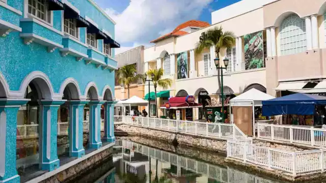 El centro comercial más bonito de Cancún destaca por su diseño y exclusividad