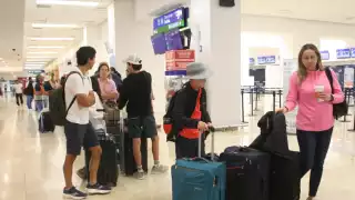 Cancelan 32 vuelos en el aeropuerto de Mérida ante la llegada del  Huracán Beryl:  Lista completa