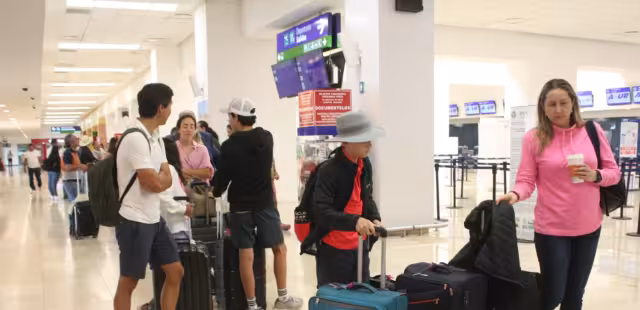 Aunque se cancelaron los vuelos, el aeropuerto se mantendrá abierto, no cerrará ante cualquier desvío que se registre