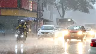 Autoridades CDMX emiten alerta amarilla ante fuertes lluvias en 8 alcaldías