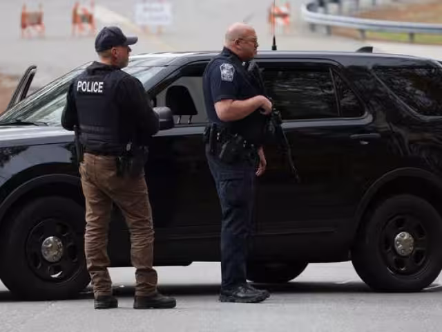 Policía de Estados Unidos culpa de homicidio imprudencial a madre que asesinó a su hijo por sentarse sobre él