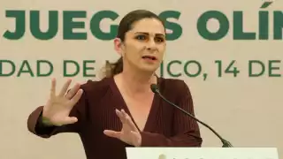   "Lo que gano lo gasto en lo que me da mi ching%# gana", así justificó Ana Guevara su derroche en París 2024  