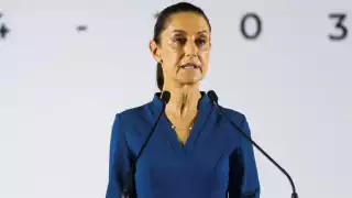 Claudia Sheinbaum se compromete a continuar con trabajos de justicia en Caso Ayotzinapa